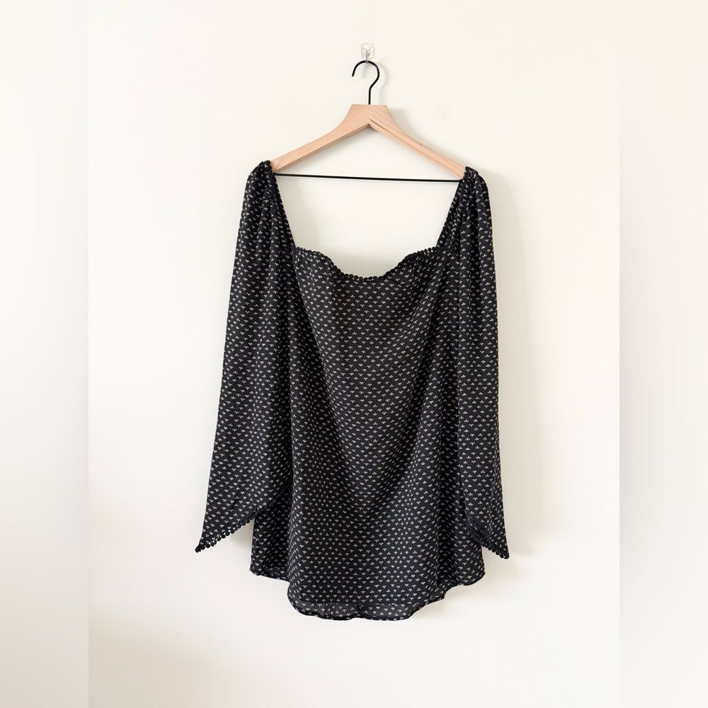 Olivaceous Flare Sleeve Off The Shoulder Mini Dress in Black with Floral Size M